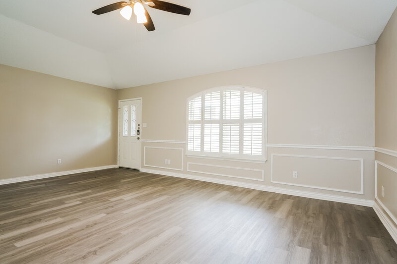 2,200/Mo, 920 Tennessee Trail Arlington, TX 76017 Living Room View 2