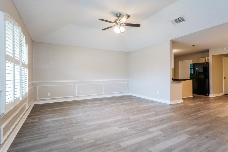 2,200/Mo, 920 Tennessee Trail Arlington, TX 76017 Living Room View 2