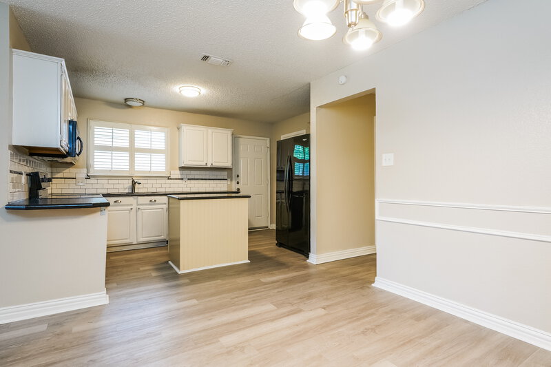 2,200/Mo, 920 Tennessee Trail Arlington, TX 76017 Dining Room View