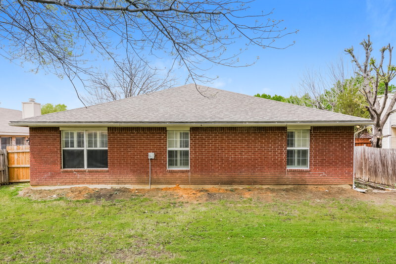 2,200/Mo, 920 Tennessee Trail Arlington, TX 76017 Rear View