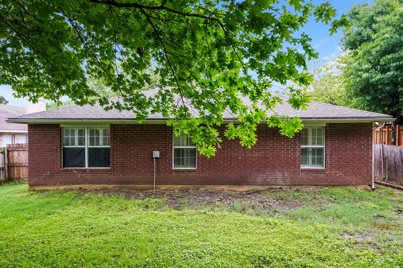 2,200/Mo, 920 Tennessee Trail Arlington, TX 76017 Rear View