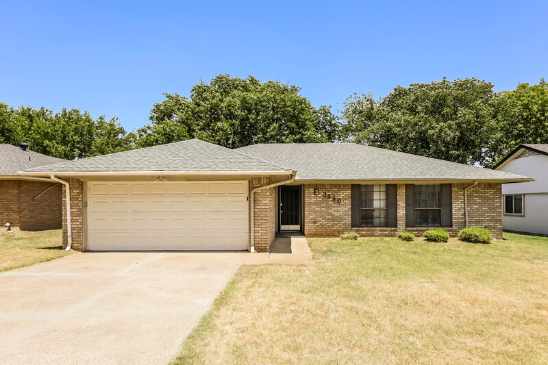 1,750/Mo, 3400 Meadowmoor St. Fort Worth, TX 76133 External View
