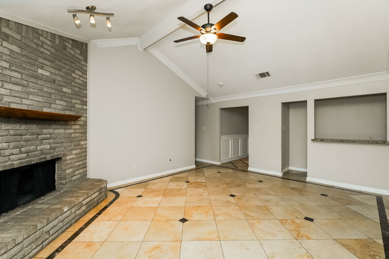 0/Mo, 3400 Meadowmoor St. Fort Worth, TX 76133 Living Room View