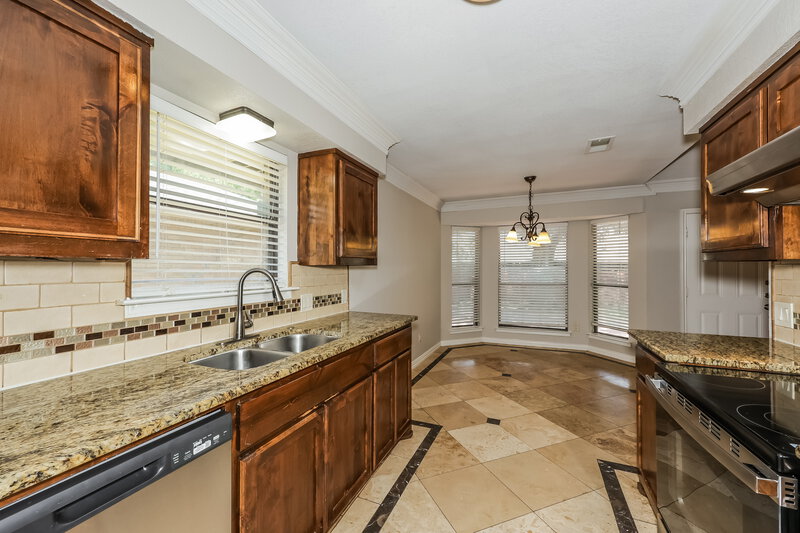 1,750/Mo, 3400 Meadowmoor St. Fort Worth, TX 76133 Kitchen View 2