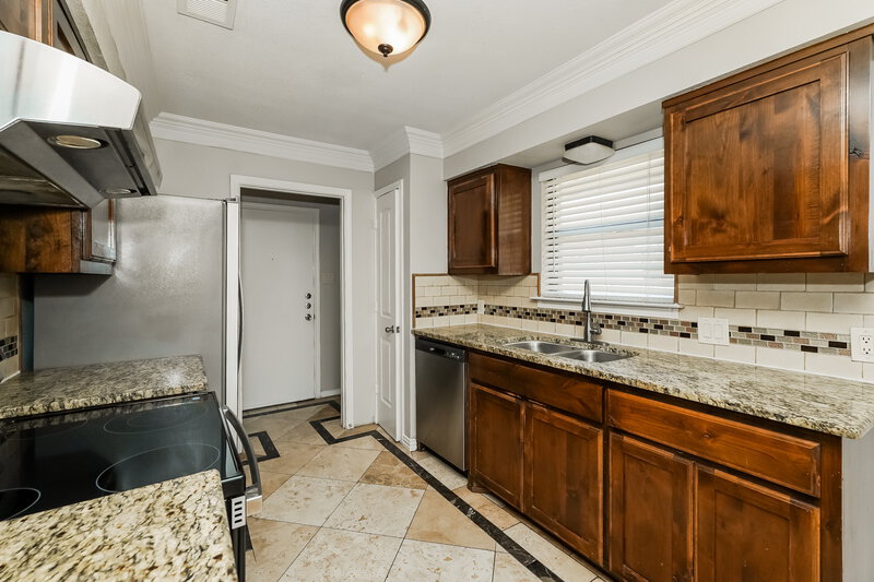 0/Mo, 3400 Meadowmoor St. Fort Worth, TX 76133 Kitchen View 2