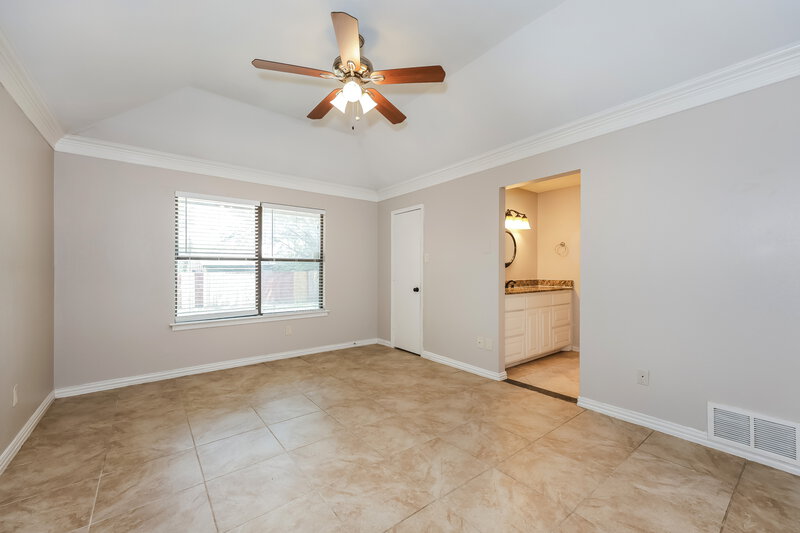 2,090/Mo, 3400 Meadowmoor St. Fort Worth, TX 76133 Main Bedroom View