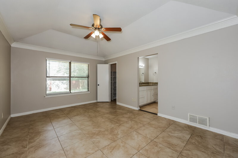 1,750/Mo, 3400 Meadowmoor St. Fort Worth, TX 76133 Main Bedroom View