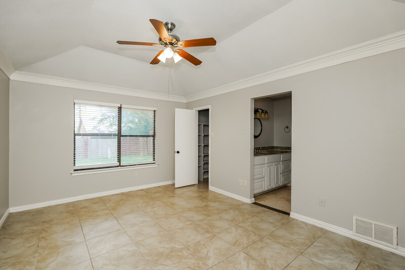 0/Mo, 3400 Meadowmoor St. Fort Worth, TX 76133 Main Bedroom View