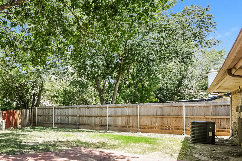 1,750/Mo, 3400 Meadowmoor St. Fort Worth, TX 76133 Rear View