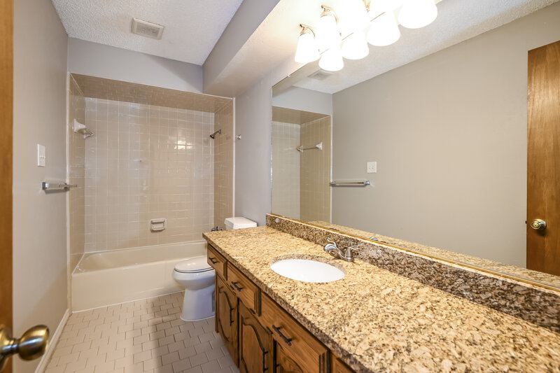 2,805/Mo, 1349 Meriweather Place DeSoto, TX 75115 Bathroom View