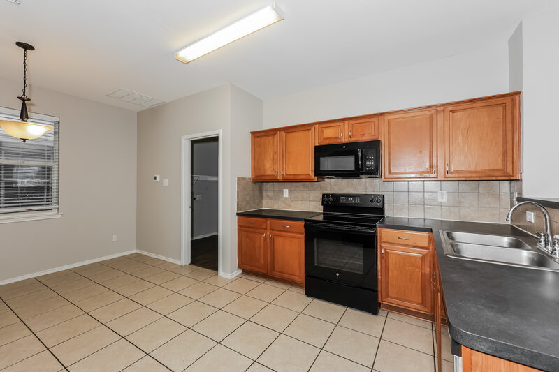 2,585/Mo, 1253 Spring Water Drive Lancaster, TX 75134 Kitchen View 3