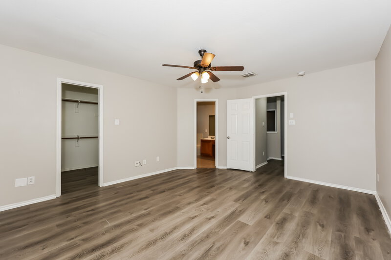 2,585/Mo, 1253 Spring Water Drive Lancaster, TX 75134 Main Bedroom View 2