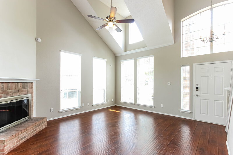 2,515/Mo, 3703 Sycamore Ln. Rockwall, TX 75032 Living Room View 3