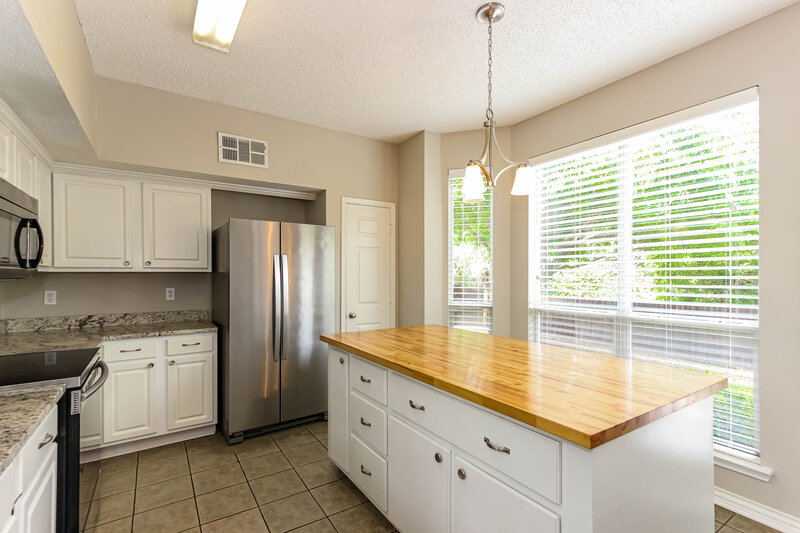 2,515/Mo, 3703 Sycamore Ln. Rockwall, TX 75032 Kitchen View