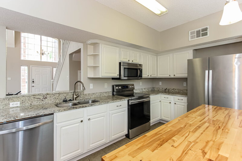 2,515/Mo, 3703 Sycamore Ln. Rockwall, TX 75032 Kitchen View 2
