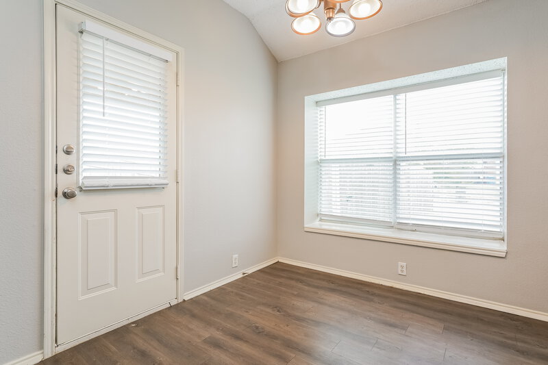 2,060/Mo, 1514 Wavecrest Glenn Heights, TX 75154 Breakfast Nook View