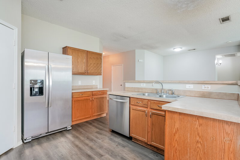 2,060/Mo, 1514 Wavecrest Glenn Heights, TX 75154 Kitchen View 2