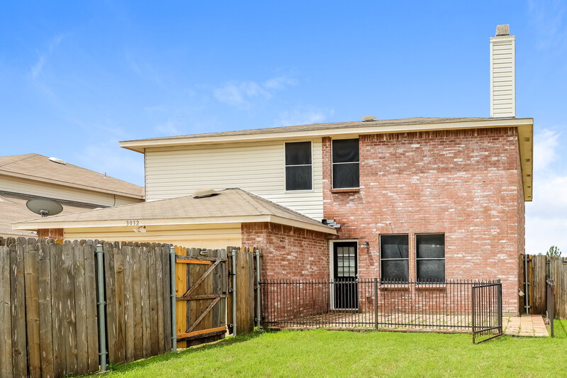2,655/Mo, 3032 Picket Fence Drive Lancaster, TX 75134 Backyard View