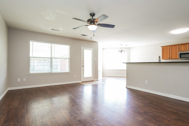 2,530/Mo, 9741 Stoney Bridge Rd Fort Worth, TX 76108 Living Room View