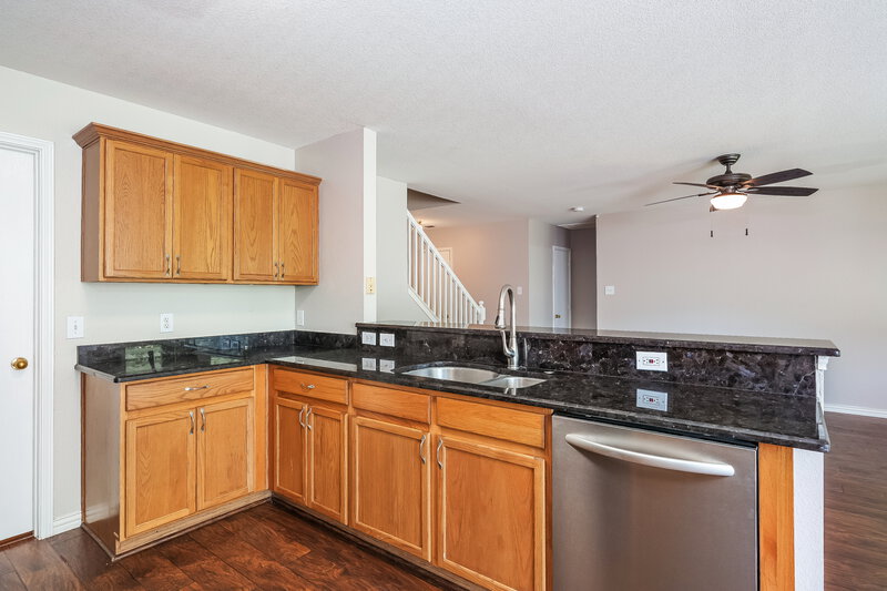 2,530/Mo, 9741 Stoney Bridge Rd Fort Worth, TX 76108 Kitchen View