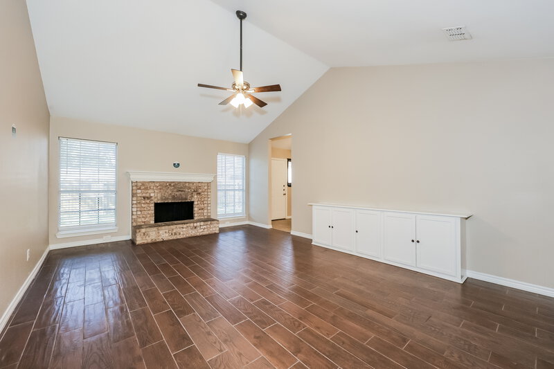 2,030/Mo, 123 Woodcreek Dr Rockwall, TX 75032 Living Room View 3