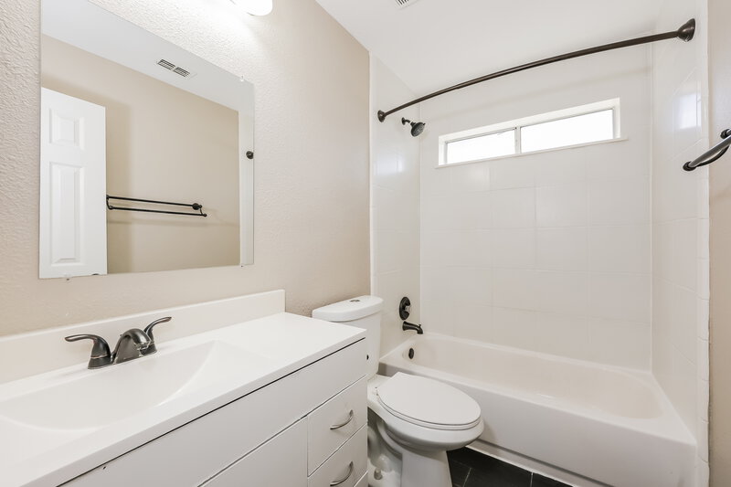 2,030/Mo, 123 Woodcreek Dr Rockwall, TX 75032 Bathroom View