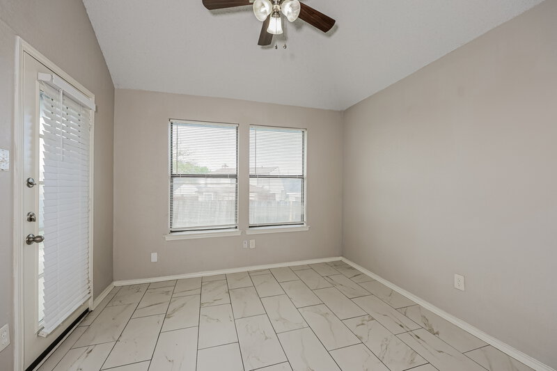 2,125/Mo, 2221 Collier Court Lancaster, TX 75146 Breakfast Nook View