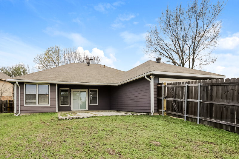 2,125/Mo, 2221 Collier Court Lancaster, TX 75146 Rear View