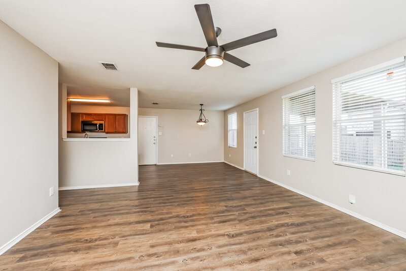 2,160/Mo, 1027 Clear Stream Drive Lancaster, TX 75134 Living Room View
