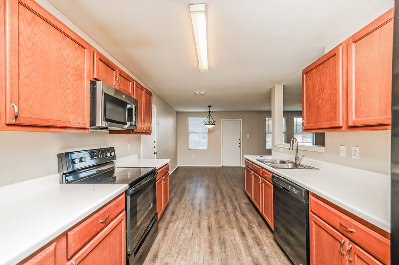 2,160/Mo, 1027 Clear Stream Drive Lancaster, TX 75134 Kitchen View 2