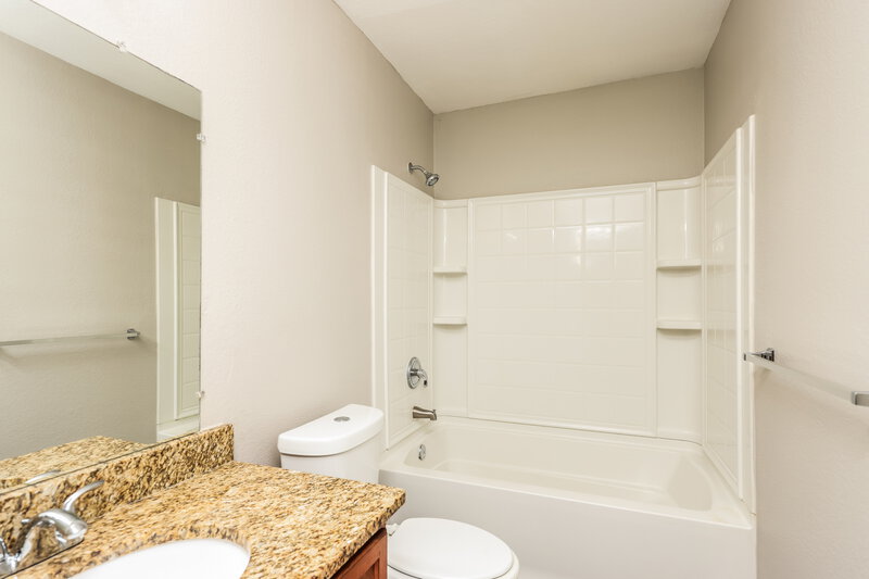 2,160/Mo, 1027 Clear Stream Drive Lancaster, TX 75134 Bathroom View