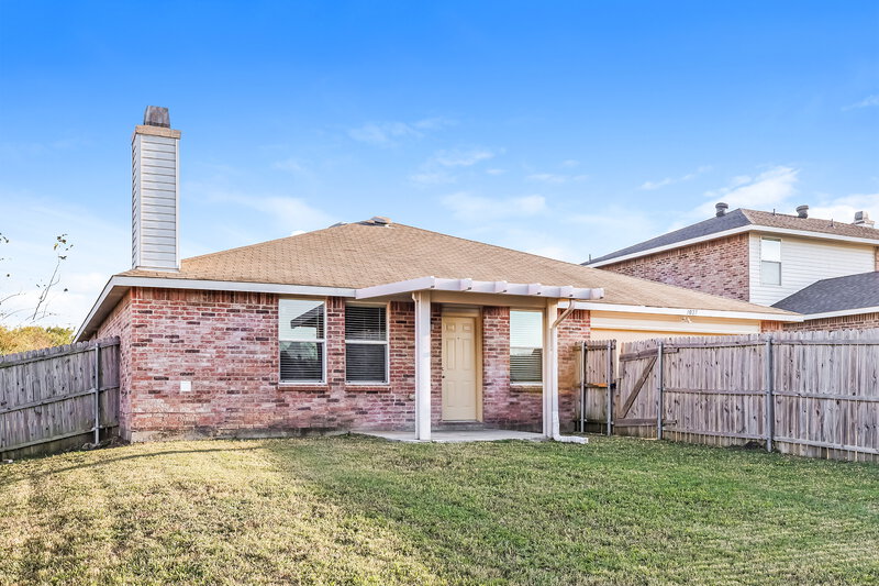 2,160/Mo, 1027 Clear Stream Drive Lancaster, TX 75134 Rear View