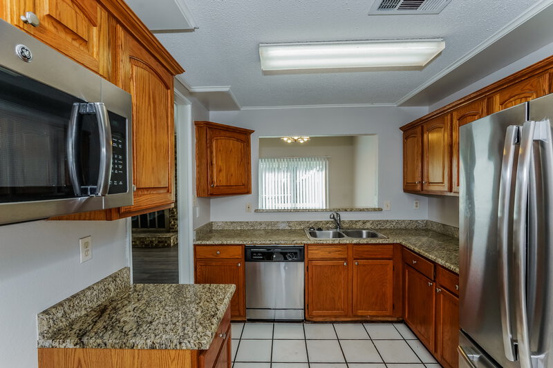 2,510/Mo, 2200 Wembley Downs Dr. Arlington, TX 76017 Kitchen View 2