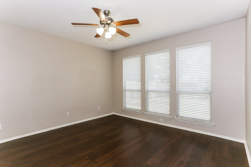 2,360/Mo, 317 Pebblebrook Ln. Glenn Heights, TX 75154 Main Bedroom View