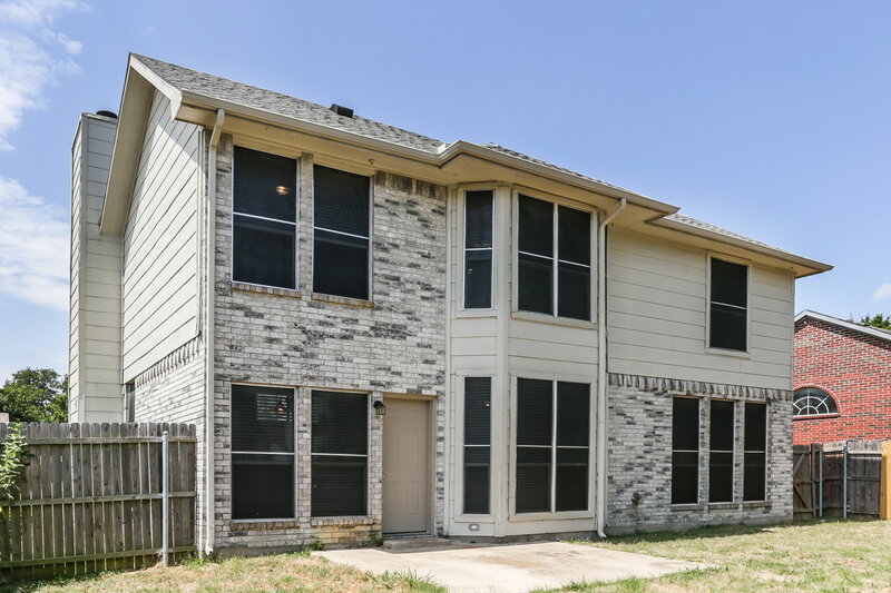 2,360/Mo, 317 Pebblebrook Ln. Glenn Heights, TX 75154 Rear View