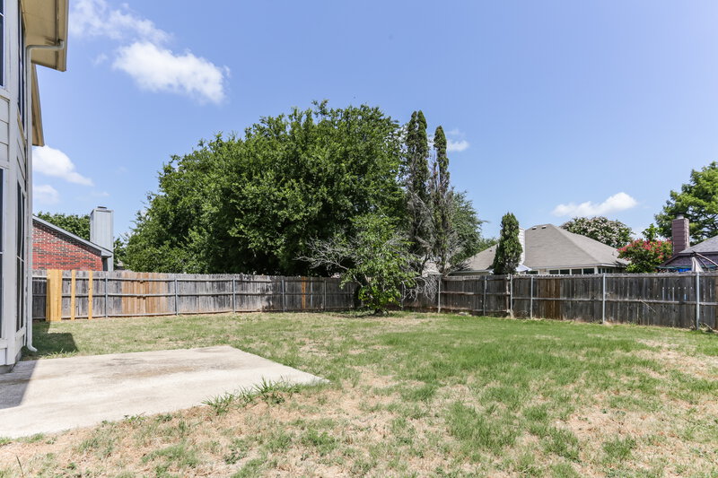 2,360/Mo, 317 Pebblebrook Ln. Glenn Heights, TX 75154 Backyard View