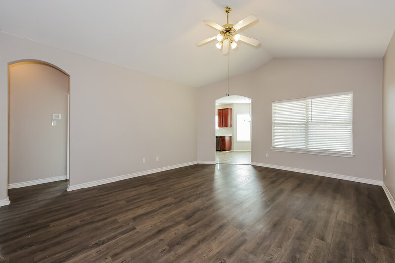1,800/Mo, 9328 Rhoni Ct Fort Worth, TX 76140 Living Room View 2