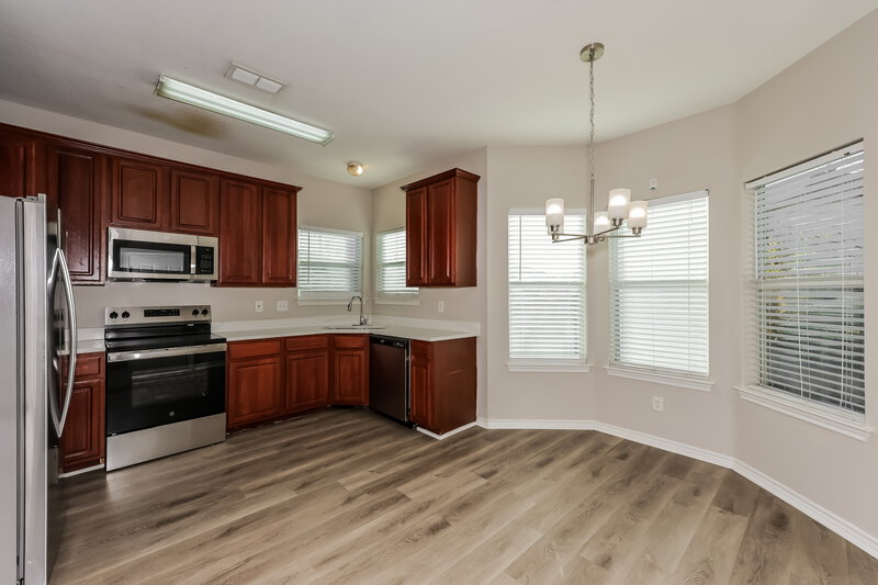 1,800/Mo, 9328 Rhoni Ct Fort Worth, TX 76140 Kitchen View 3