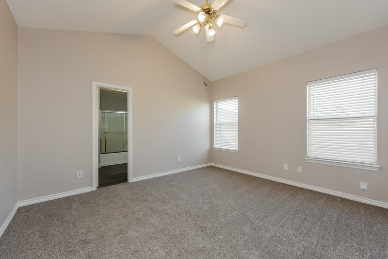 1,800/Mo, 9328 Rhoni Ct Fort Worth, TX 76140 Main Bedroom View