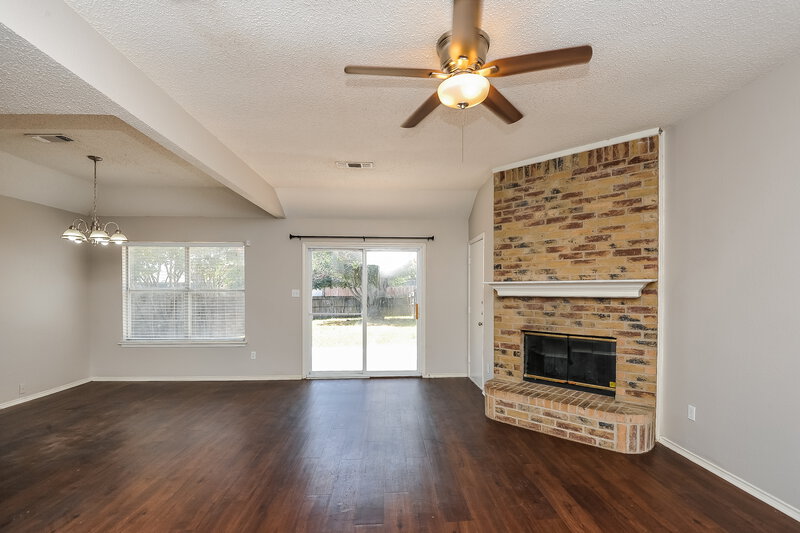 1,945/Mo, 1040 Glencrest Dr. Cedar Hill, TX 75104 Living Room View 2