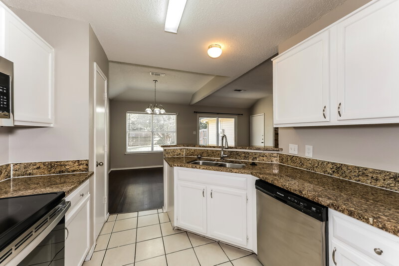 2,120/Mo, 1040 Glencrest Dr. Cedar Hill, TX 75104 Kitchen View