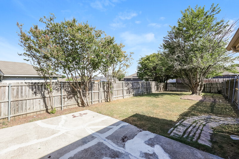 2,120/Mo, 1040 Glencrest Dr. Cedar Hill, TX 75104 Rear View