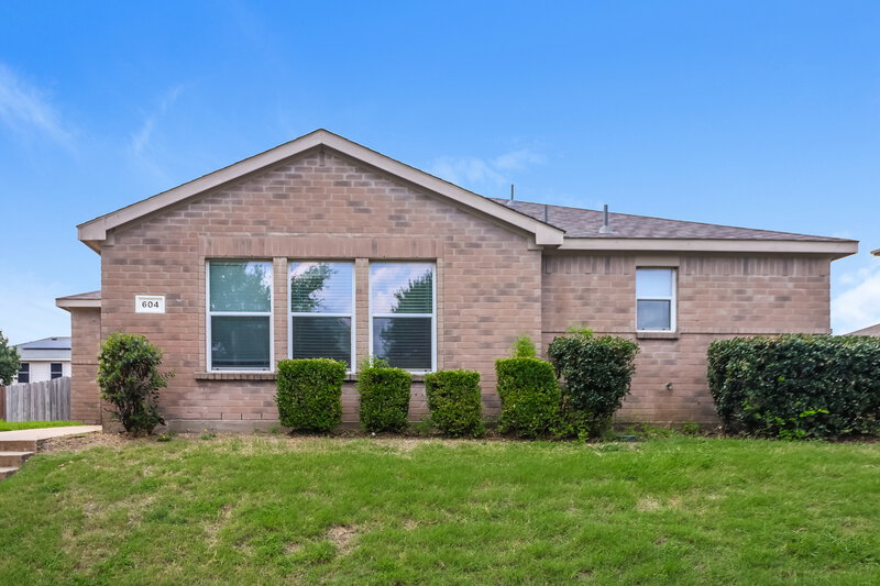 2,390/Mo, 604 Snapdragon Ln Desoto, TX 75115 External View
