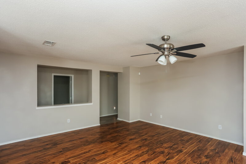 2,390/Mo, 604 Snapdragon Ln Desoto, TX 75115 Living Room View
