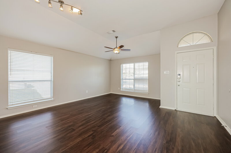 2,150/Mo, 2602 Pioneer Ln Lancaster, TX 75146 Dining Room View