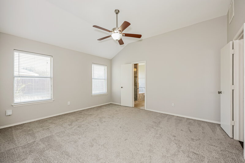 2,150/Mo, 2602 Pioneer Ln Lancaster, TX 75146 Main Bedroom View