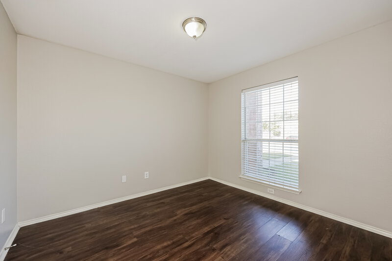 2,150/Mo, 2602 Pioneer Ln Lancaster, TX 75146 Bedroom View 3