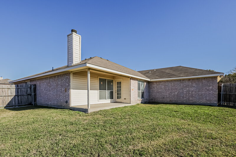 2,150/Mo, 2602 Pioneer Ln Lancaster, TX 75146 Rear View