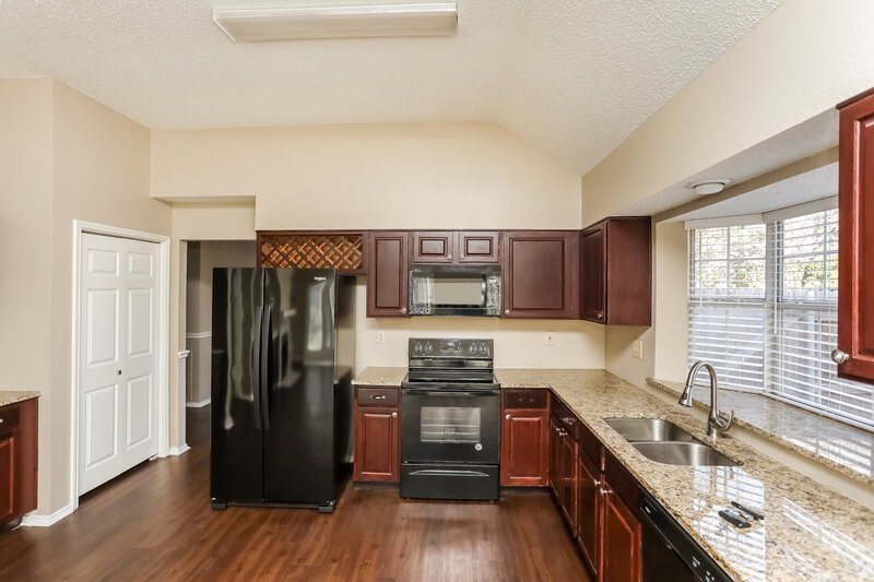 2,260/Mo, 1205 Dandelion Dr Cedar Hill, TX 75104 Kitchen View 3