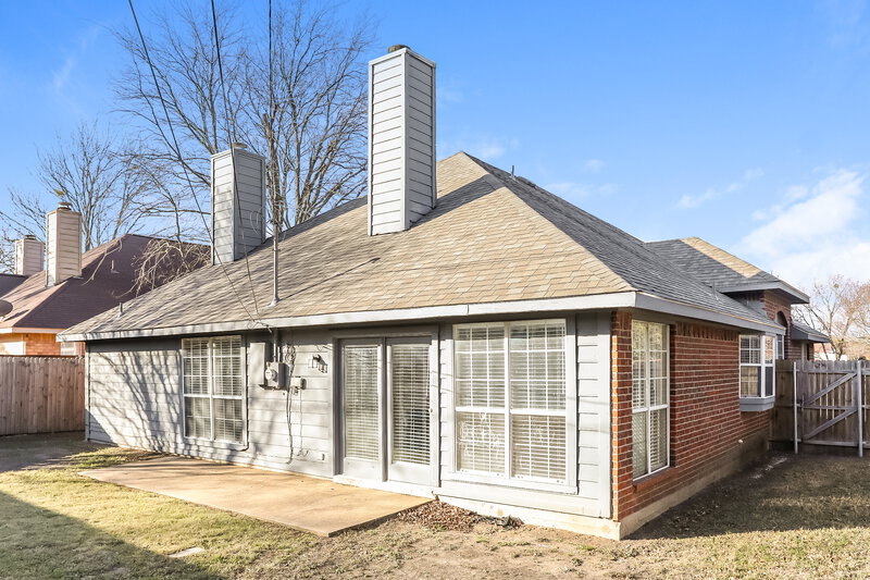 2,260/Mo, 1205 Dandelion Dr Cedar Hill, TX 75104 Rear View